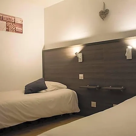 Althea - Piscine Et Sauna 2*