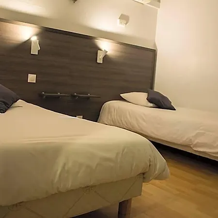 Althea - Piscine Et Sauna Hotell 2*