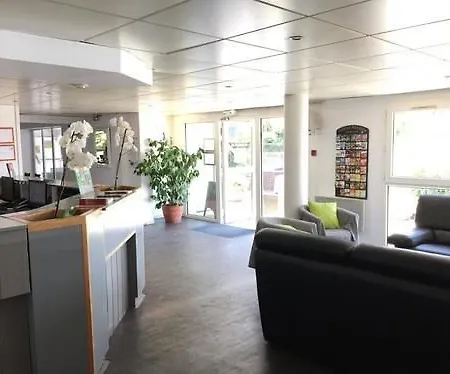 Althea - Piscine Et Sauna 2*