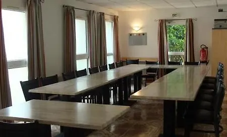 Althea - Piscine Et Sauna 2* Béziers