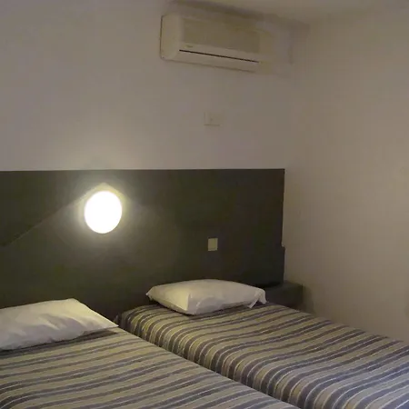 Althea - Piscine Et Sauna Hotell Béziers