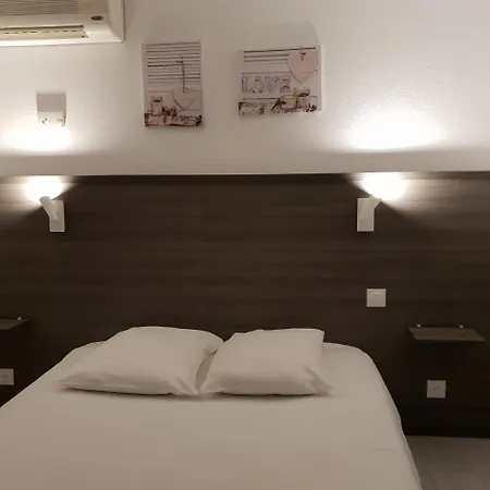 Althea - Piscine Et Sauna Hotel 2*