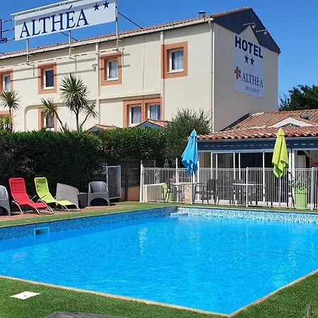 Althea - Piscine Et Sauna Μπεζιέ